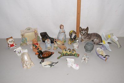Lot 8 - Mixed Lot: Various assorted animal ornaments,...