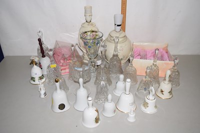 Lot 15 - Collection of various glass and porcelain...