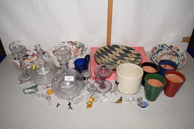 Lot 121 - A group of ceramics and glass wares to include...