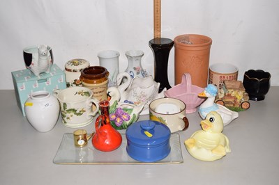 Lot 127 - Mixed Lot: Various ceramics and glass wares to...