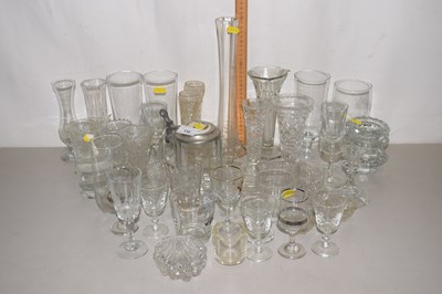Lot 130 - A collection of various glass vases, drinking...