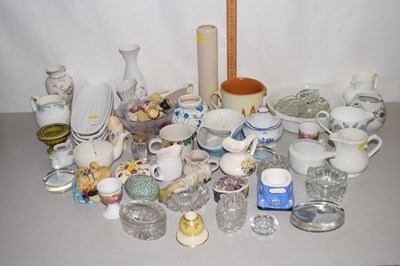 Lot 136 - Mixed Lot: Various jugs, vases, ornaments etc