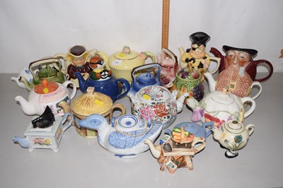 Lot 173 - Collection of various novelty teapots