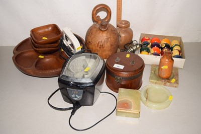 Lot 181 - Mixed Lot: Various items to include wooden...
