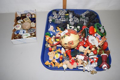 Lot 182 - Mixed Lot: Various ornaments, Christmas tree...