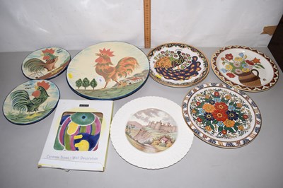 Lot 183 - Mixed Lot: Decorative plates to include...