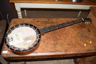 Lot 263 - A vintage banjo