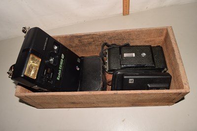 Lot 500 - A box of vintage cameras