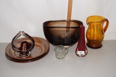 Lot 534 - Mixed Lot: Various Art Glass vases, small...