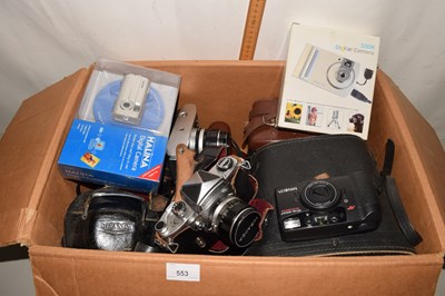 Lot 553 - A box of various assorted cameras and binoculars