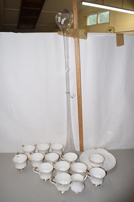 Lot 631 - A quantity of Royal Albert Val Dor gilt...