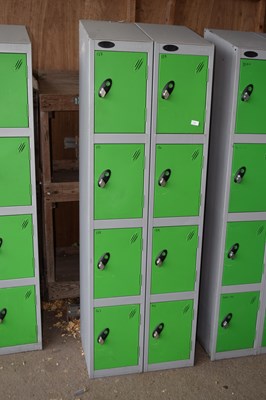 Lot 290 - Bank of eight metal lockers