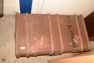 Lot 323 - Vintage steamer trunk