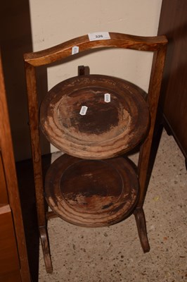 Lot 326 - A two tier cake stand