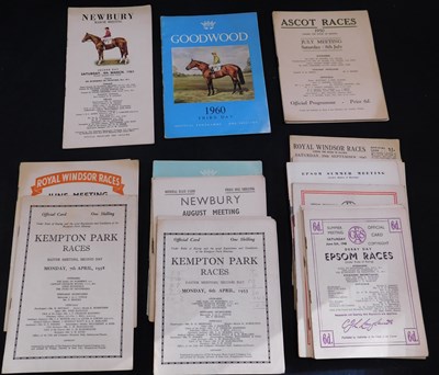 Lot 464 - Packet: 26 assorted horse racing race cards...
