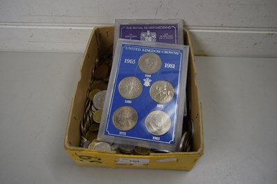 Lot 109 - BOX OF VARIOUS WORLD COINAGE TO INCLUDE ROYAL...