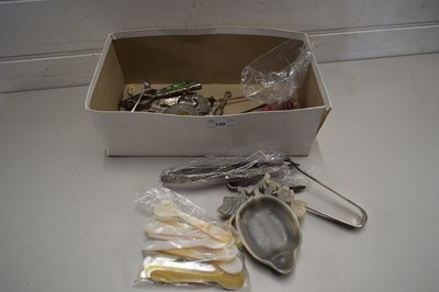 Lot 130 - MIXED LOT VARIOUS SMALL MOTHER OF PEARL SPOONS,...