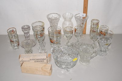 Lot 127 - Mixed Lot: Various glass wares to include...