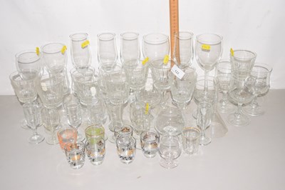 Lot 133 - Mixed Lot: Various assorted drinking glasses