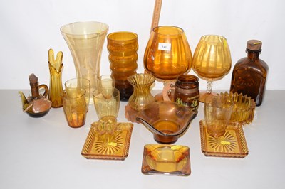 Lot 149 - A quantity of various amber glass vases, trays...