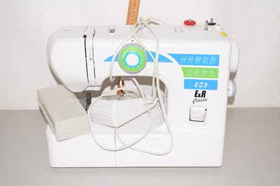 Lot 161 - An E&R Classic sewing machine