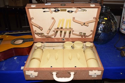 Lot 533 - Vintage picnic hamper with accessories...
