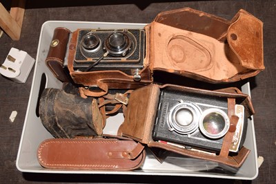 Lot 602 - Box containing a quantity of various cased...