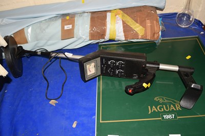 Lot 617 - Metal detector