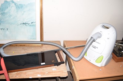 Lot 637 - An Electrolux vacuum cleaner