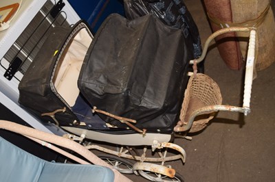 Lot 678 - Vintage doll's pram