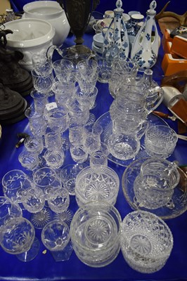 Lot 173 - LARGE COLLECTION OF 20TH CENTURY CLEAR...