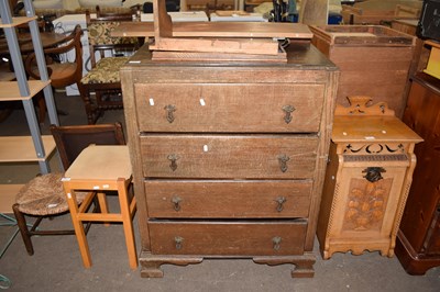 Lot 712 - An early 20th Century oak four drawer chest