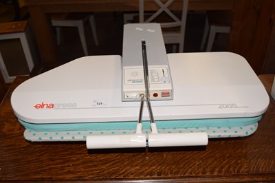 Lot 721 - A Elna model 2000 electric clothes press