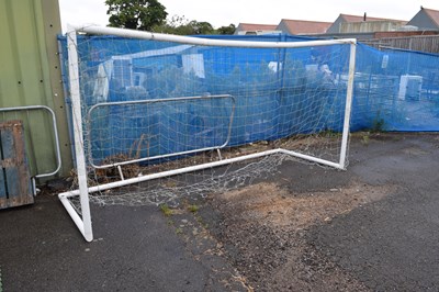Lot 392 - Forza tubular plastic football goal with net -...