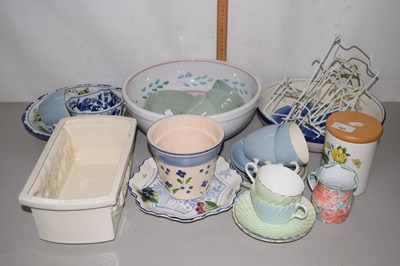 Lot 165 - Mixed Lot: Various decorated bowls,Wedgwood...