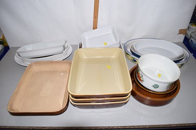 Lot 181 - Mixed Lot: Various ceramic kitchen dishes