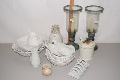 Lot 191 - Mixed Lot: Various white glazed leaf formed...