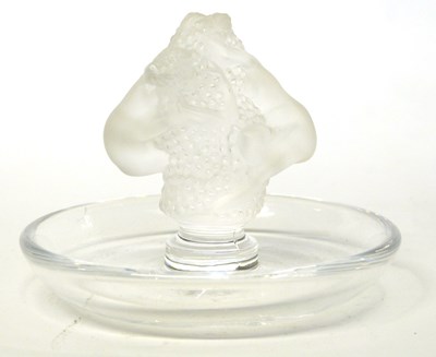 Lot 216 - A Lalique Roxanne pin dish, 9cm diameter