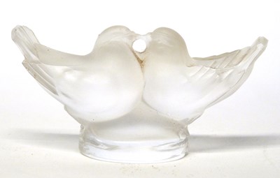 Lot 218 - A small Lalique model of two doves, 7cm long