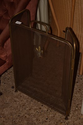 Lot 270 - A folding spark guard