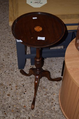 Lot 314 - A Georgian style wine table