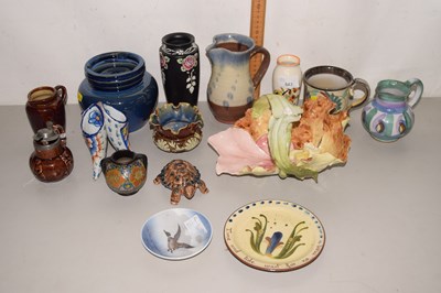 Lot 543 - Mixed Lot: Various assorted vases, flower...