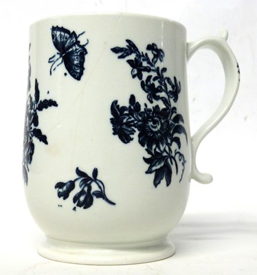 Lot 278 - A large Lowestoft porcelain tankard with...