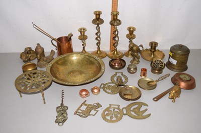 Lot 554 - Mixed Lot: Various brass wares to include...