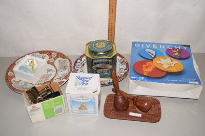 Lot 576 - Mixed Lot: Givenchy dessert plates, various...