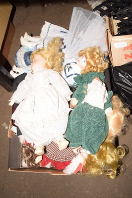 Lot 597 - Box of various collectors dolls