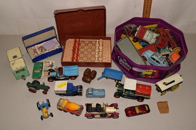 Lot 634 - Collection of various die cast and other toy...