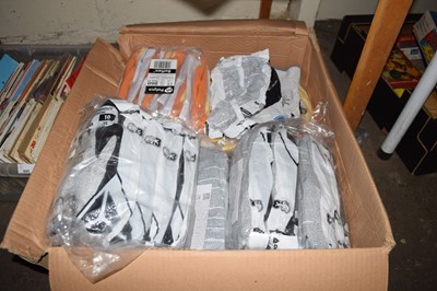 Lot 696 - A box of as new safety gloves