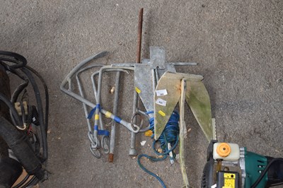 Lot 368 - Mixed lot of boat anchors
