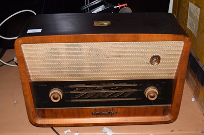 Lot 754 - An vintage HMV radio